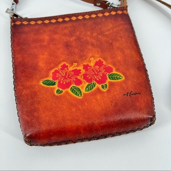 Vintage Floral Tooled Leather Crossbody Bag Hawaii woven Vintage purse - Picture 2 of 12